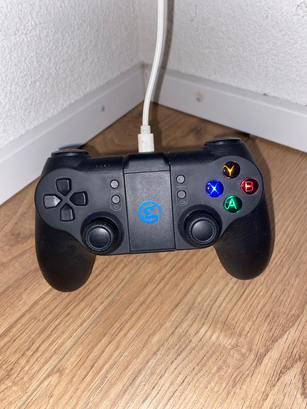 Controller: Wireless Game Controller für PC / Android / Schwarz – Nuovo (secondo la descrizione) da Meggen venduto da Lu103883
