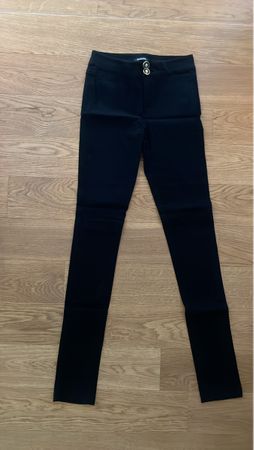 Elegante schwarze Stoffhose Gr. 34