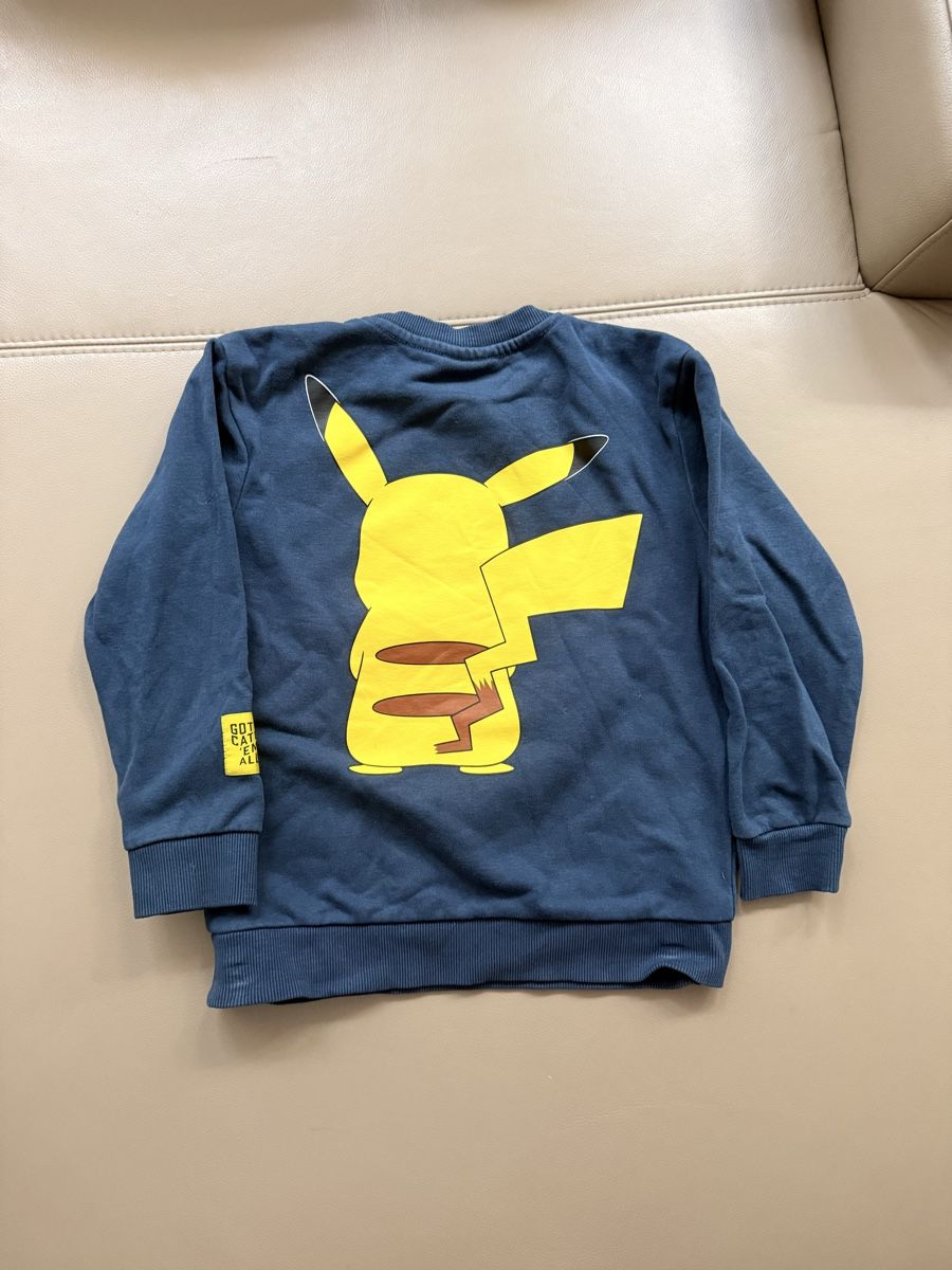 Pullover & Sweatshirts: Pokemon Sweatshirt Pikachu Grösse 122cm Great Condition – Neu (gemäss Beschreibung) aus Diessenhofen von mar_8cyl 1
