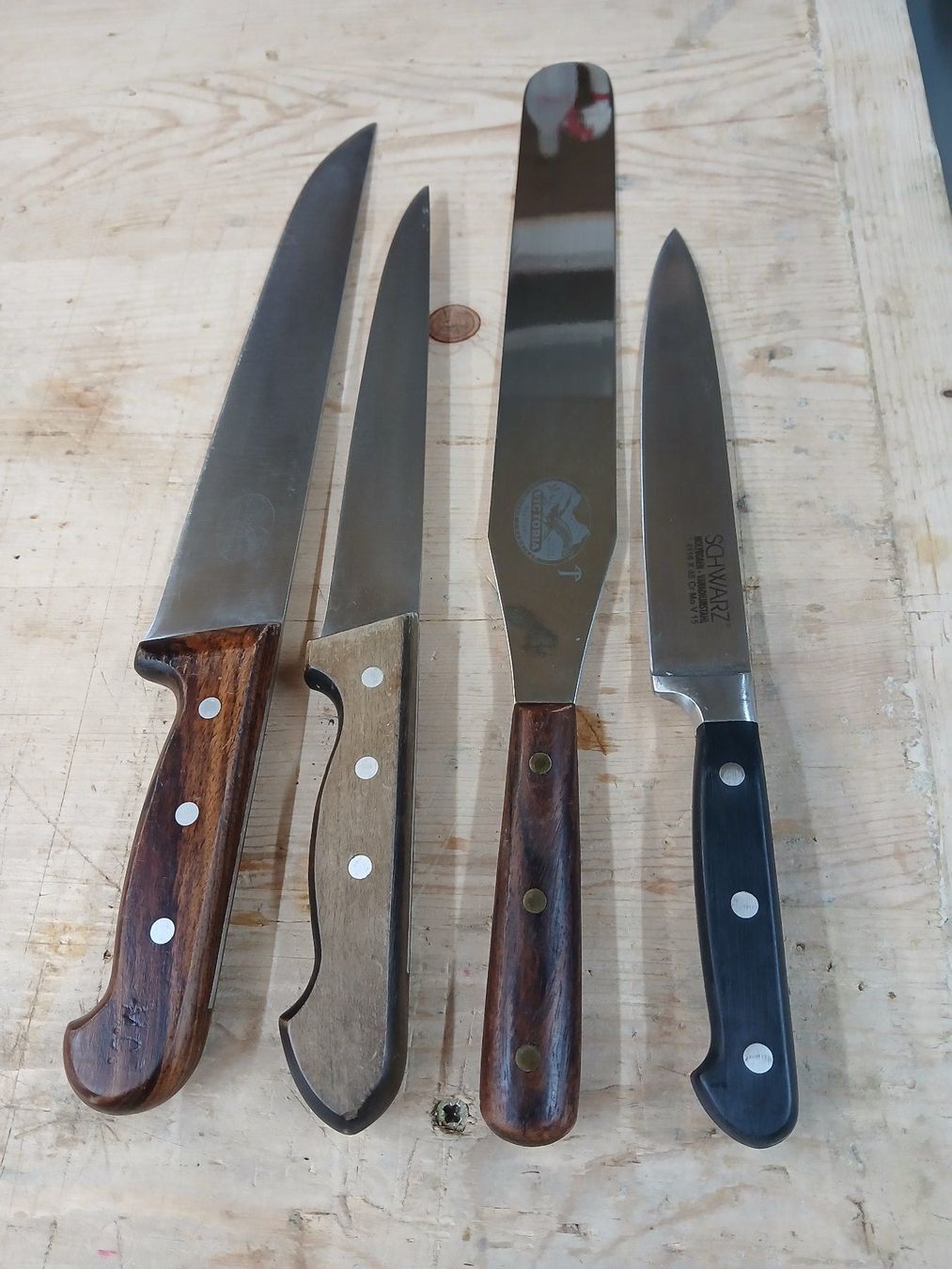 Victorinox Messer: 4 Stk. Qualitätsmesser – Gebraucht aus Felben-Wellhausen von Rumaca