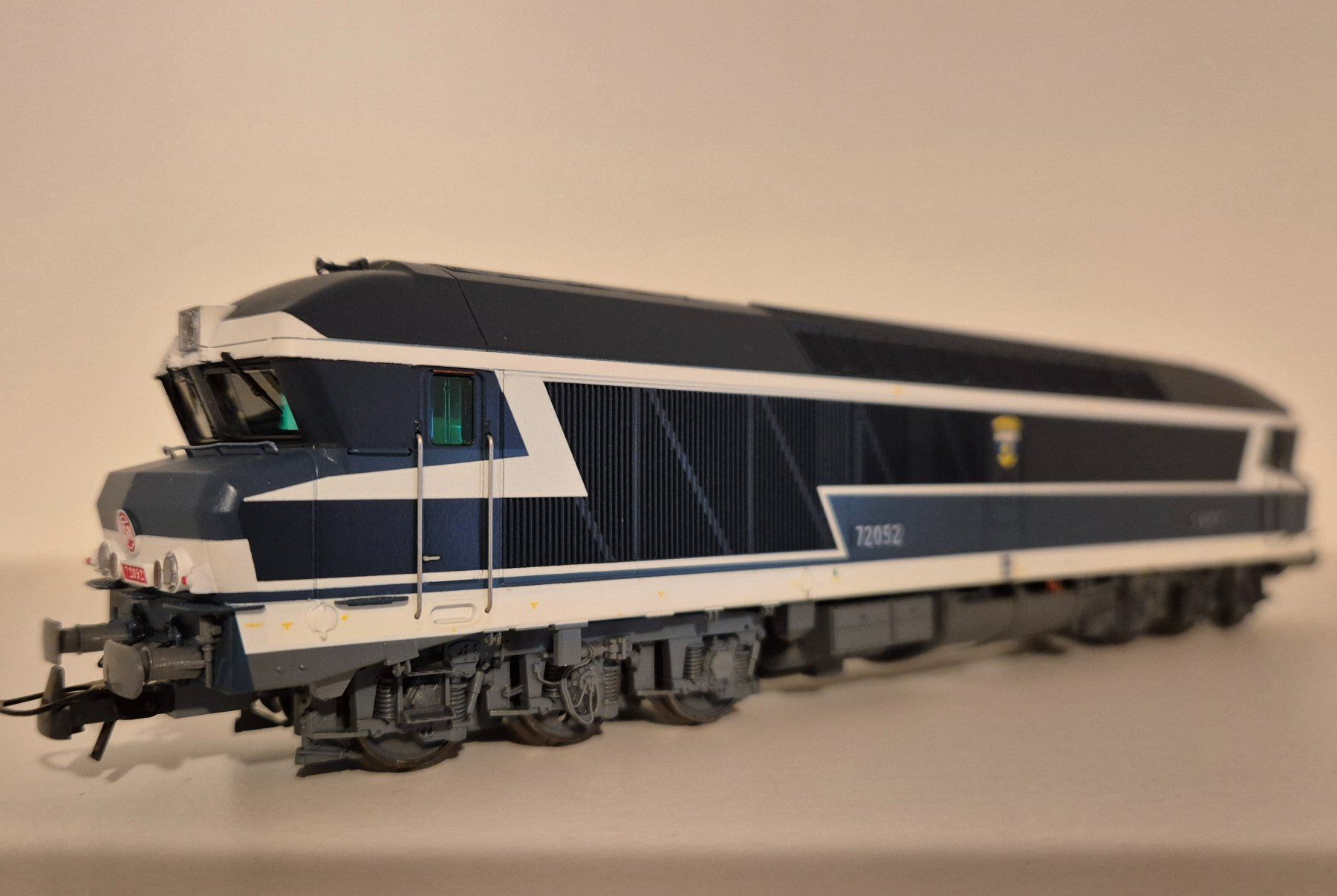 Roco Modelleisenbahnen: Roco SNCF CC72052 DCC Sound – Neu und originalverpackt aus Wittenwil von ced_q8j7 4