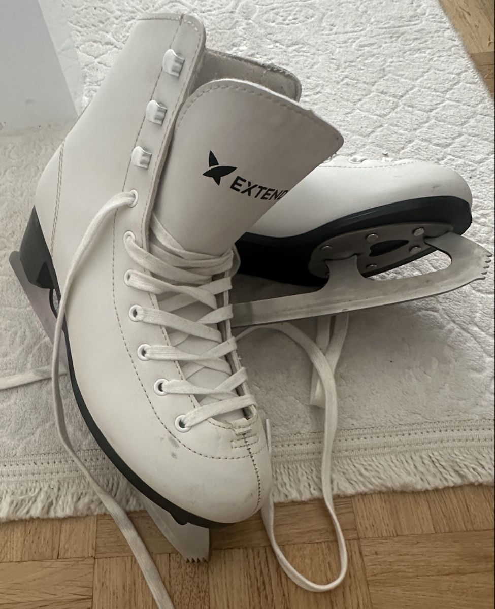 Pattini da ghiaccio: Schlittschuhe Extend Grösse 37/38 – Usato da Uster venduto da Haki.vhc 1
