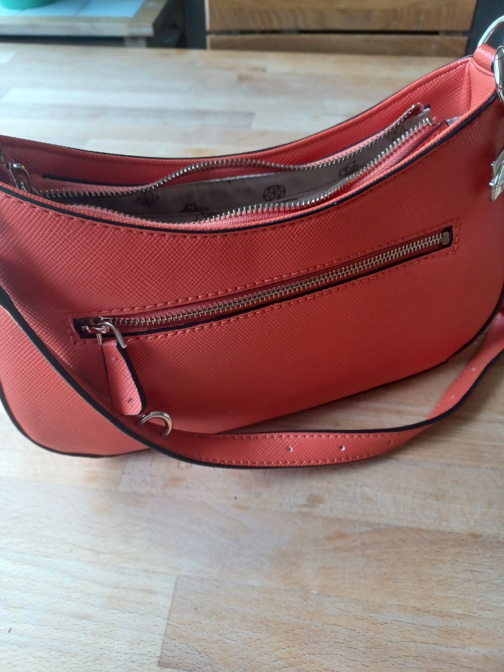 Guess Sacs femmes: Guess Handtasche – Neuf (Voir description) à Steinmaur par markys 6