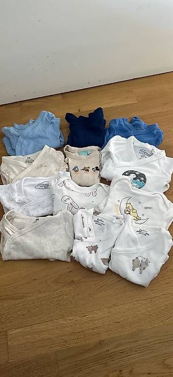 Unterwäsche: Baby bodys – Gebraucht aus Dietikon von Loryambra