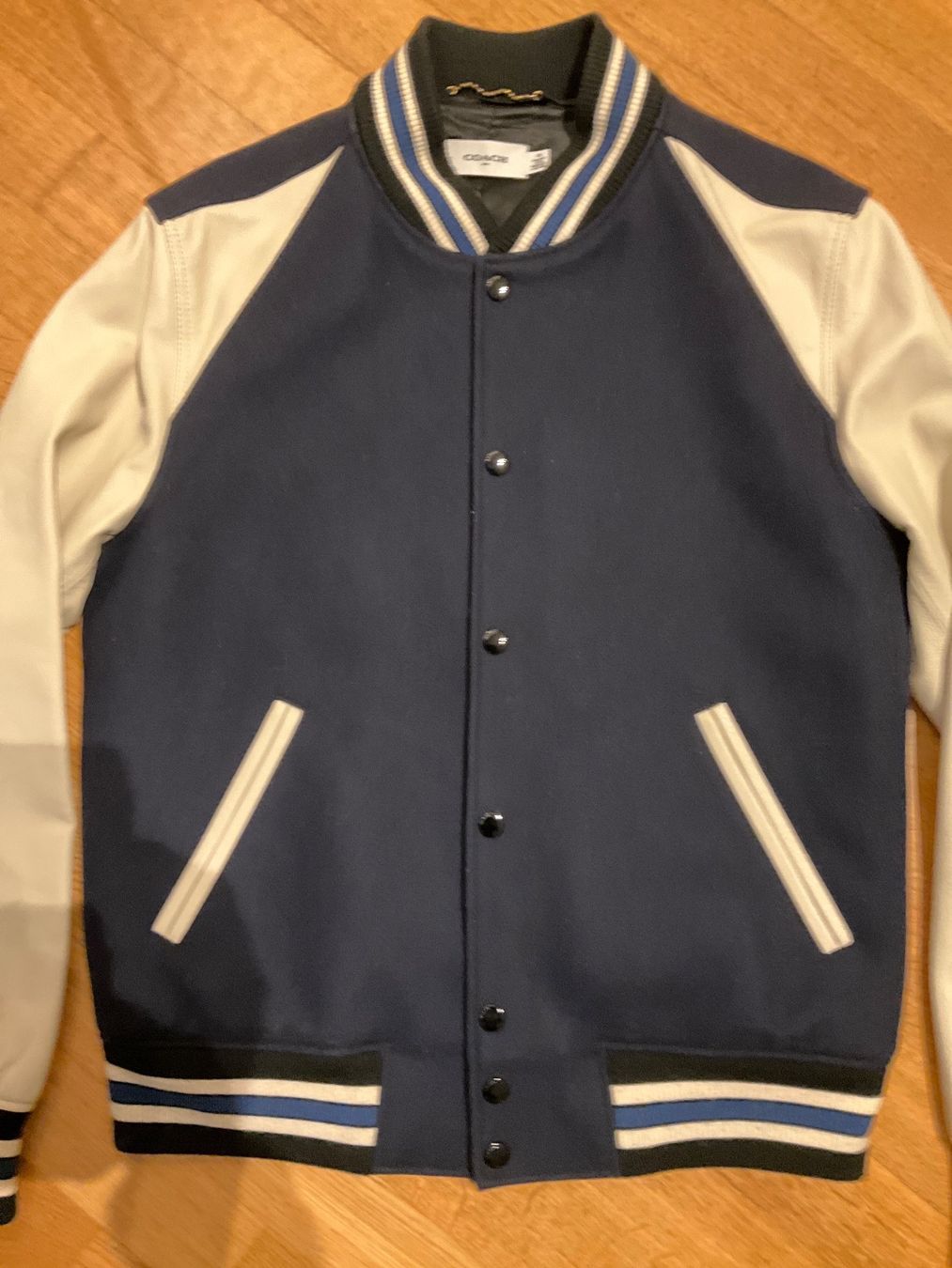 Giacche: Varsity Jacke – Usato da Bülach venduto da Suters0403 1