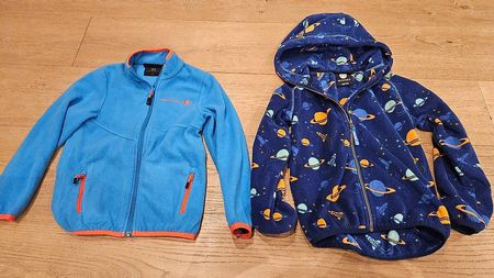 2 Kinder Fleece Hoodies, Grösse 116
