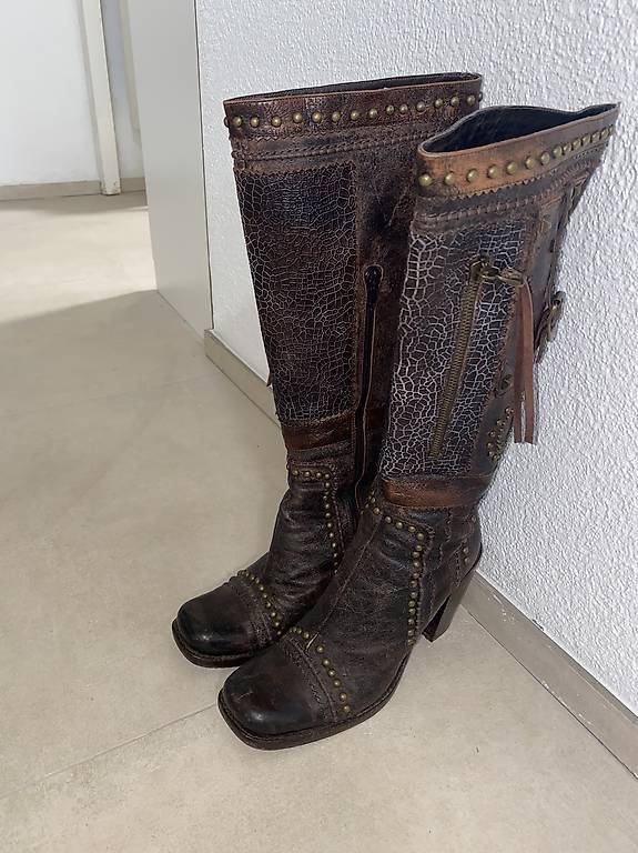 Scarpe da donna: Stiefel echt Leder weich und modisch  – Usato da Biel/Bienne venduto da djadobaba