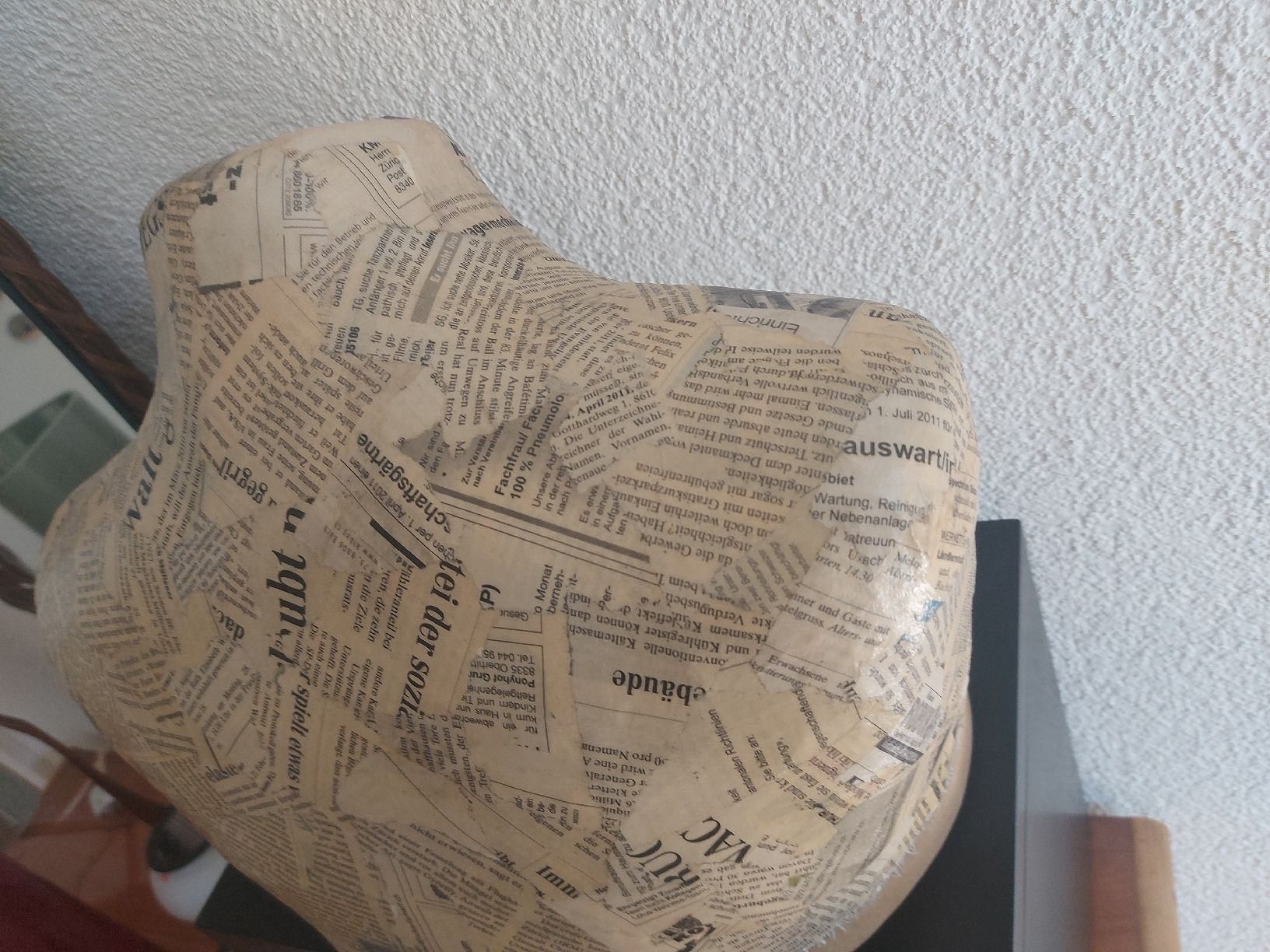 Sculture & Statue: Schmuckständer Torso mit Zeitungspapier beklebt – Usato da Ostermundigen venduto da son_vd9k 7