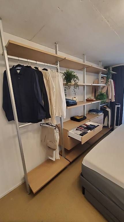 Armadi: Offener Kleiderschrank 150CHF – Usato da Dübendorf venduto da flo_x9lw 2