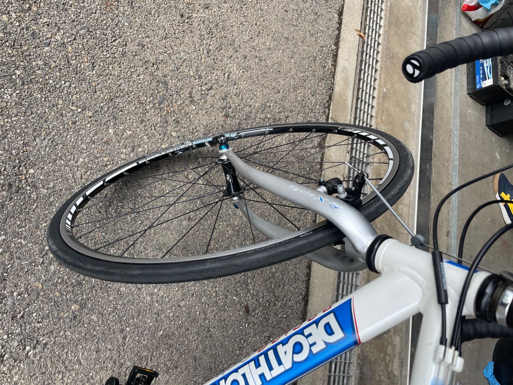 Decathlon Biciclette: Vélo de route cyclo-cross – Usato da Neuchâtel venduto da sof_sr7j 1