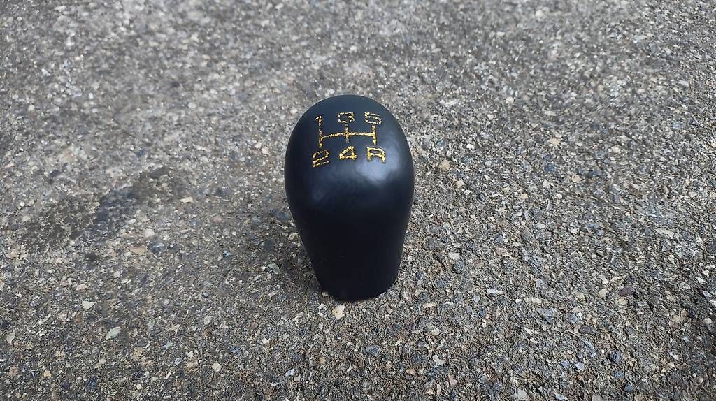 Tutti pezzi di ricambio auto: Mitsubishi Eclipse 2G 95-99 Schaltknauf gold – Usato da Dachsen venduto da PhantomDMOD 1
