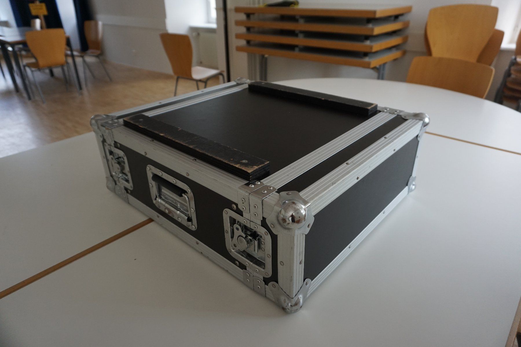 Supporti a parete: Portables 19'' Rack – Usato da Gächlingen venduto da Samuel-Hafen 5