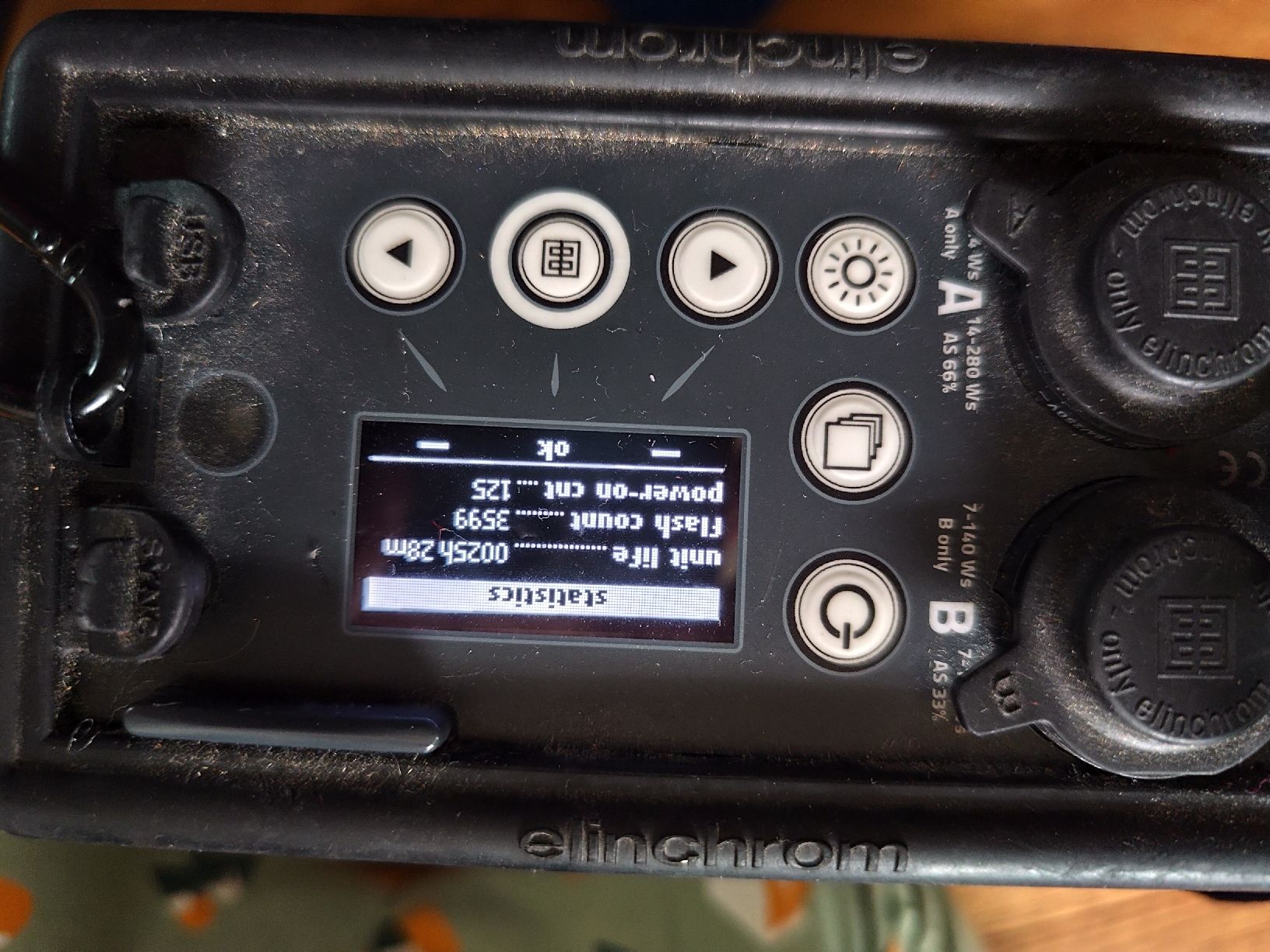 Elinchrom Flash: Elinchrom Quadra 400 Blitzanlage ab 1.- – Usato da Kerzers venduto da sb_12 3