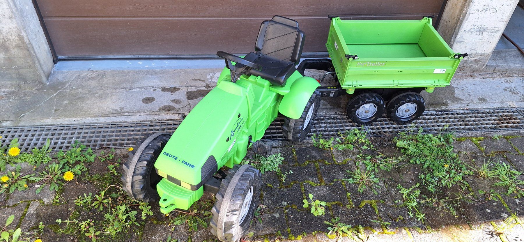 Deutz Veicoli per bambini: Deutz Trettraktor mit Anhänger – Usato da Ins venduto da Purry 2