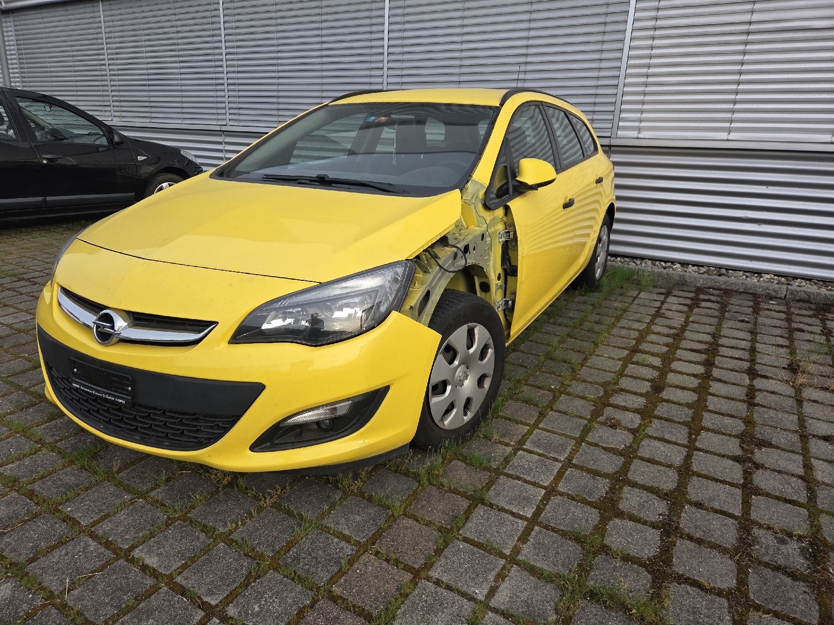 Opel Automobili: Opel Astra J 1.6 Diesel  – Difettoso da Solothurn venduto da LYRELA 4