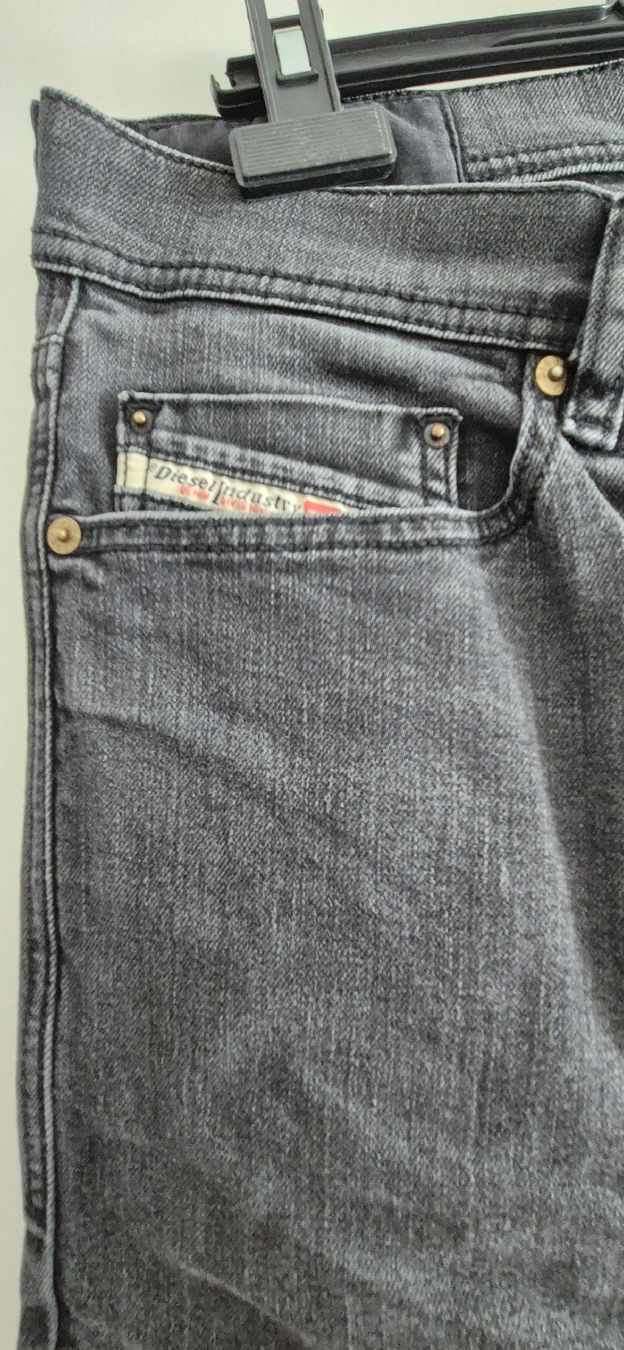 Diesel Jeans: Jeans Diesel Theppar W30/L30 Gris – Usato da Estavayer-le-lac venduto da Bruno1175 1