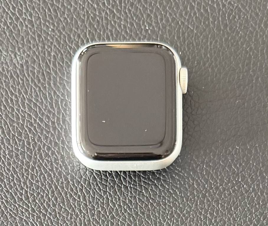 Smartwatch: Apple Watch 4 (42 mm) – D'occasion à Schenkon par jor_m2jy 2
