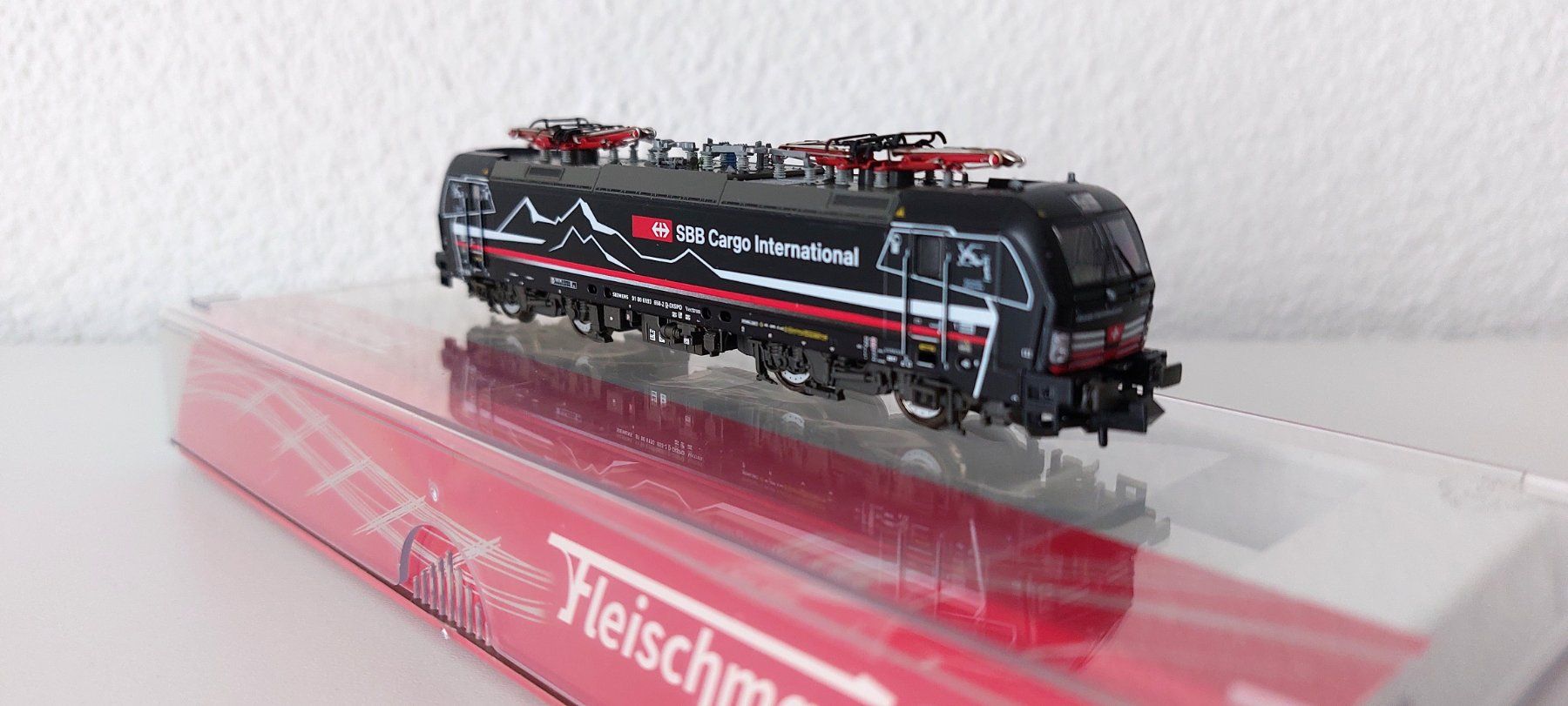 Fleischmann Trains électriques: Fleischmann 193 658  SBB Cargo Vierwaldstättersee – Neuf (Voir description) à Biberist par Ntrains 2