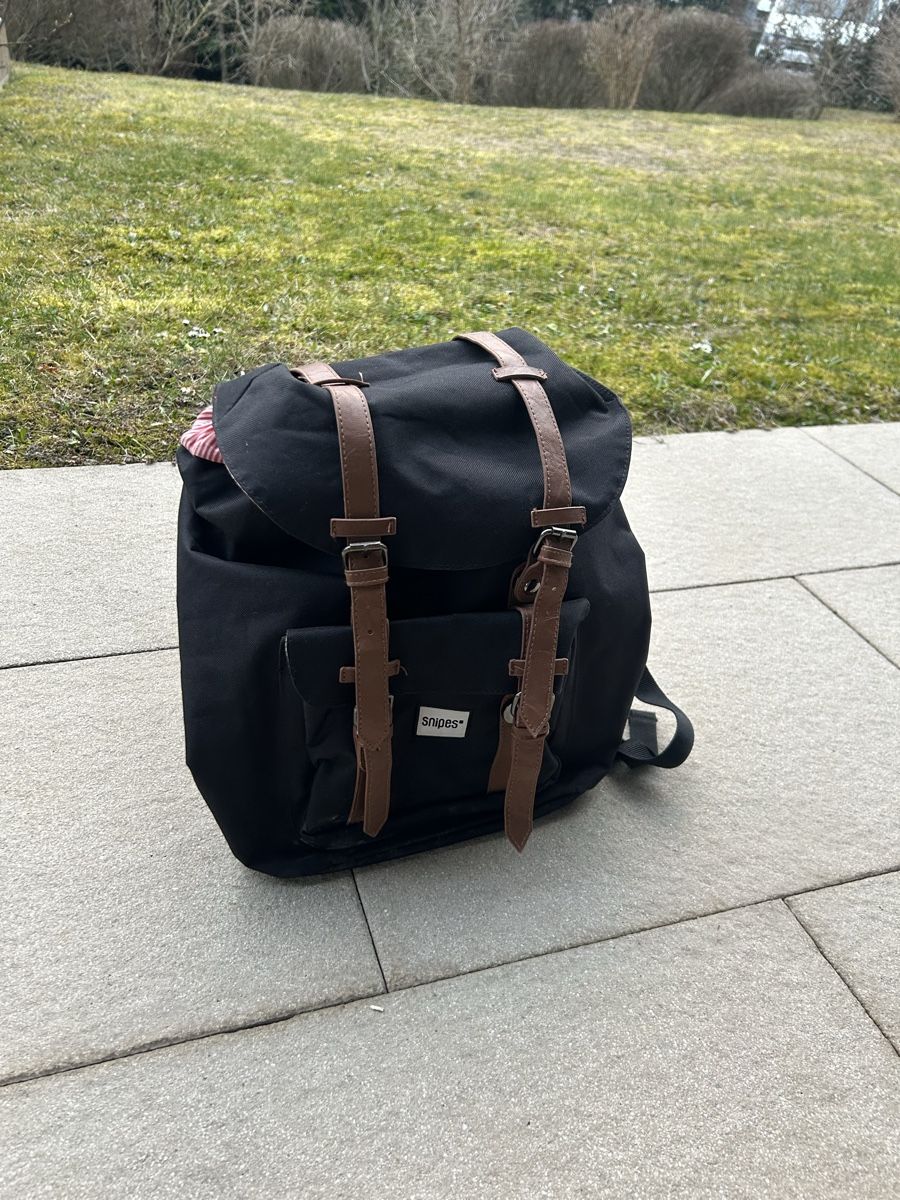 Snipes Sacs à dos: Stylischer Snipes Rucksack schwarz – D'occasion à Brüttisellen par stpe 4