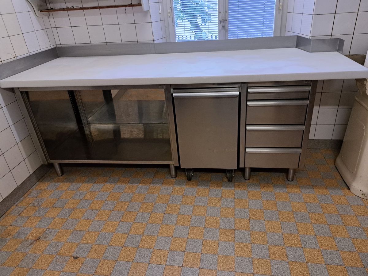 Tische: Chromstahl Tisch  – Gebraucht aus Arch von 19moe91 1