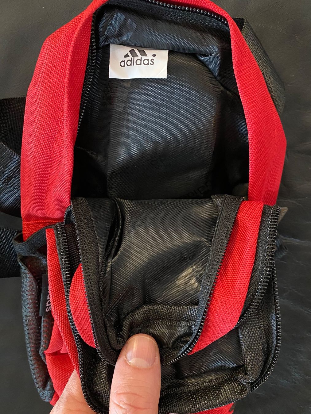 Adidas Taschen: Adidas Umhängetasche rot, NEU – Neu und originalverpackt aus Schlieren von Andreas_8952 2