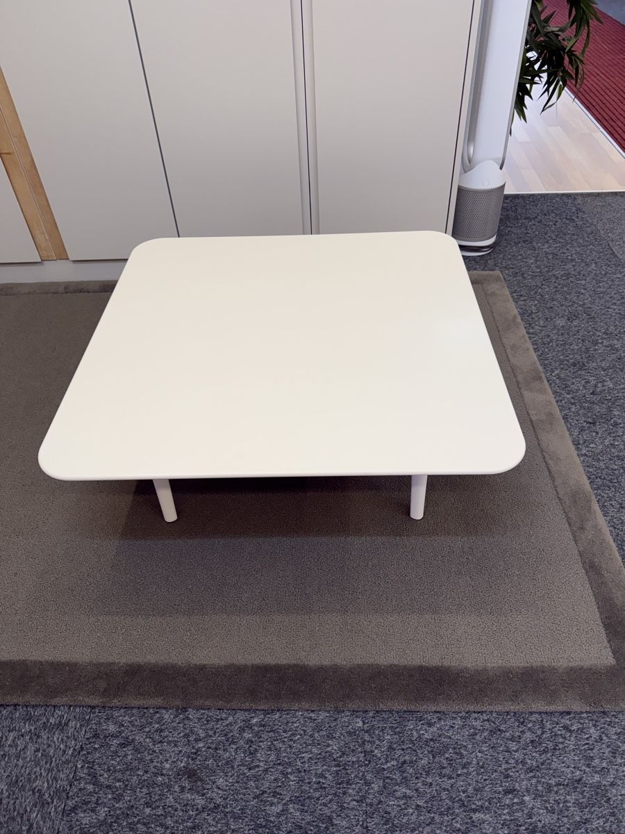 Dedon Tavoli: Dedon Tisch Ceramic -abgerundete Ecken, 90x90cm – Usato da Luzern venduto da Emelie77 1