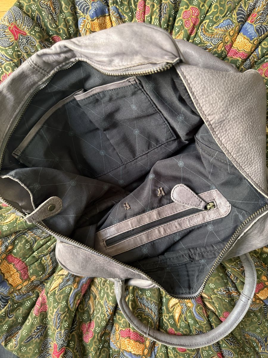 Taschen für Damen: Ledertasche – Gebraucht aus Riehen von queesla 2