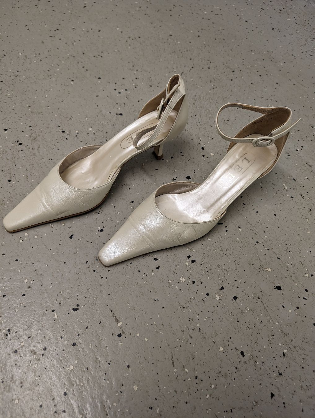 Scarpe da donna: Elfenbeinfarbene Brautschuhe - Grösse 37.5 – Usato da Luzern venduto da simonf1 1