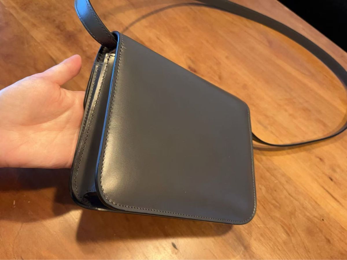 Celine Borse da donna: Elegante Céline Bag – Nuovo (secondo la descrizione) da Birmenstorf AG venduto da aon_2hr9 1