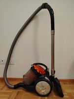 Aspirapolvere Ohmex VCL 1509  700 W senza sacco
