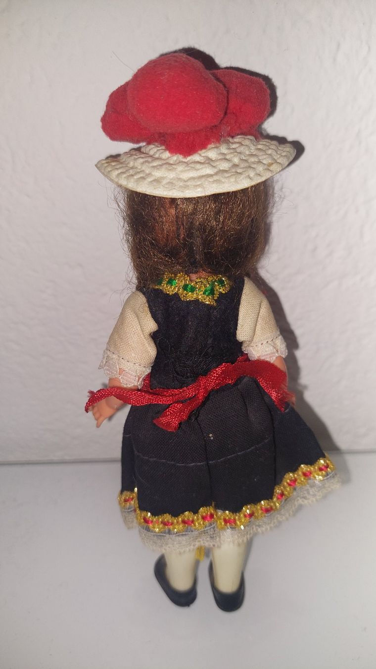 Bambole: Puppe Tracht Schwarzwald? – Usato da Erlinsbach venduto da pfunky 1