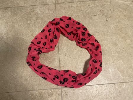 Pinker Totenkopf Schlauchschal, neuwertig!