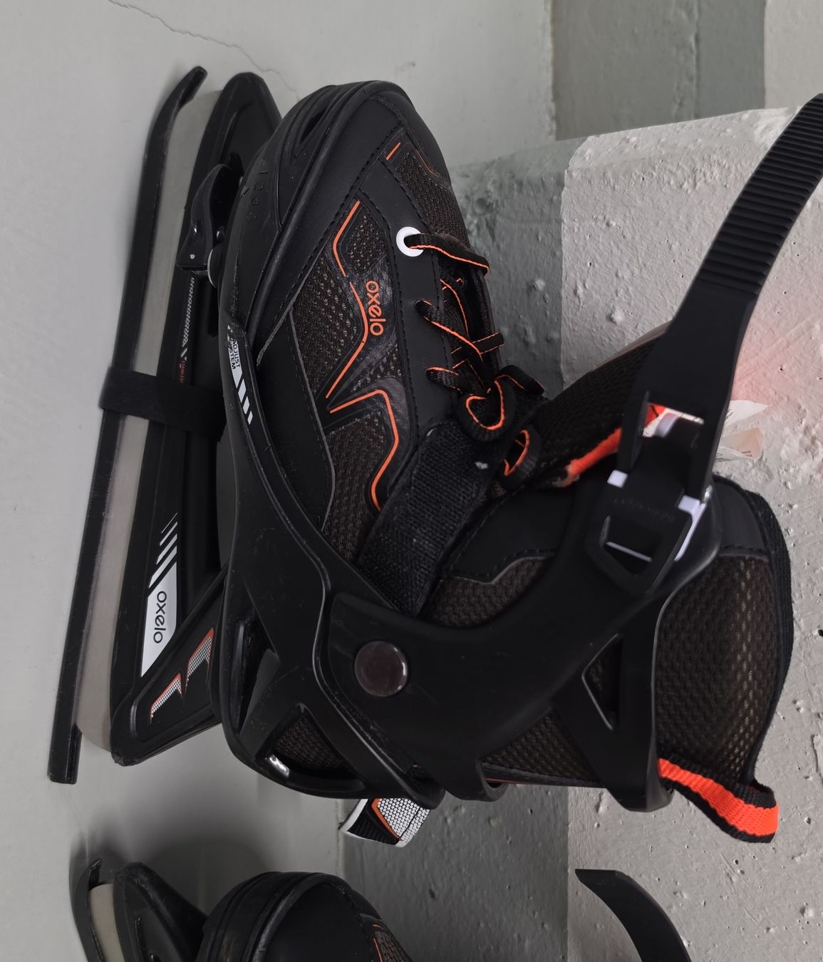 Oxelo Patins à glace: Scarponi da sci con lame 32-34 – D'occasion à Winterthur par riccardo2014