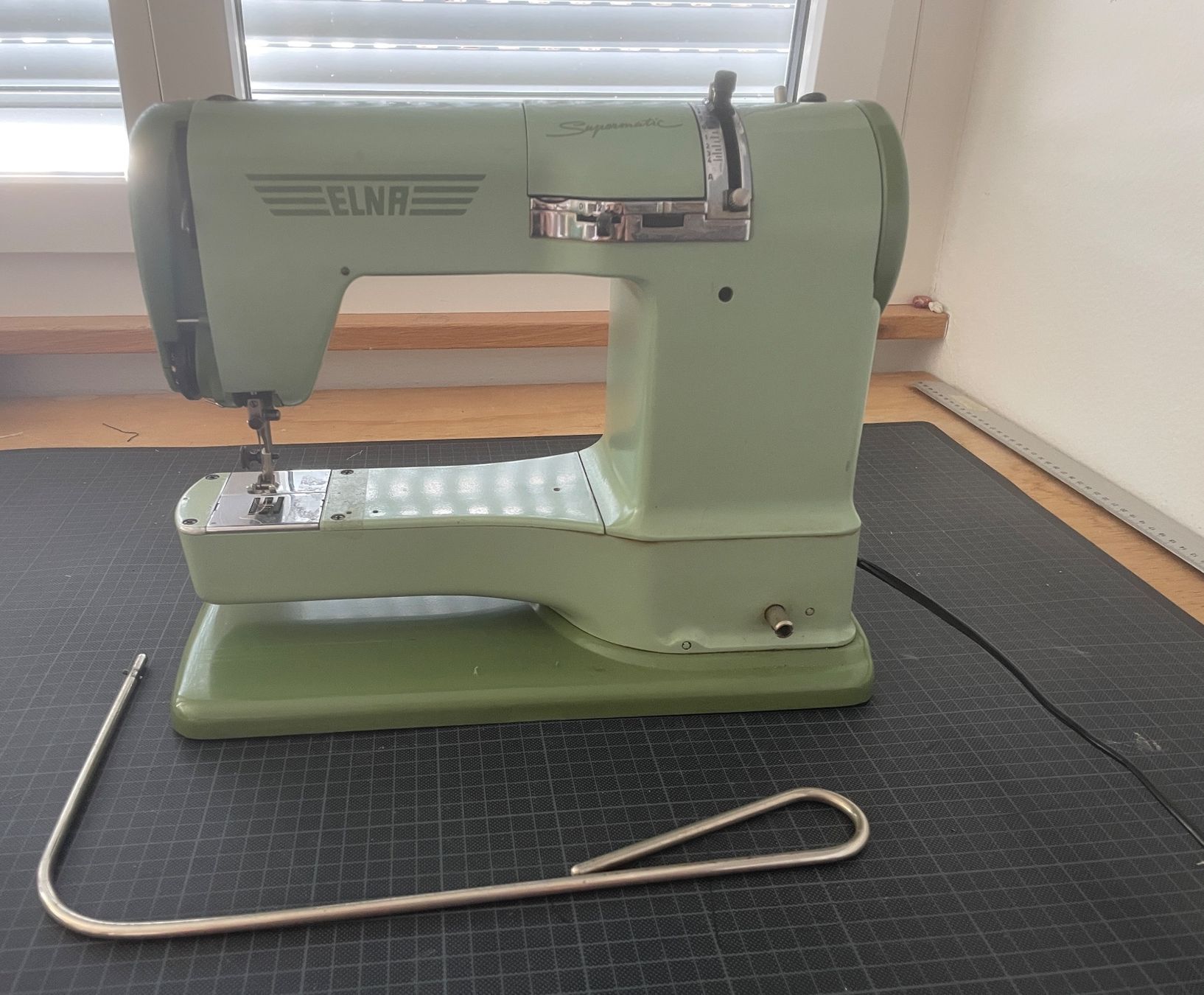 Elna Macchine da cucire: ELNA Supermatic Nähmaschine – Usato da Murten venduto da kel_6w8s 1