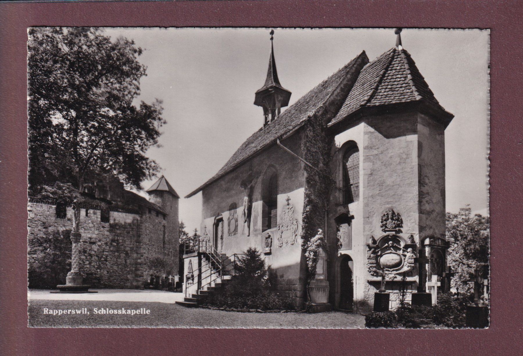 Cartoline postali: RAPPERSWIL - Schlosskapelle – Usato da Pully venduto da nicecards