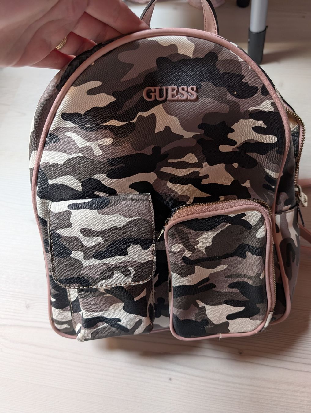 Guess Borse da donna: Sac à dos Guess camouflage – Nuovo (secondo la descrizione) da Bex venduto da ophelie.duc 3