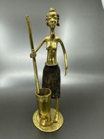 Afrikanische Kunst, Figur aus Messing, Medizinfrau