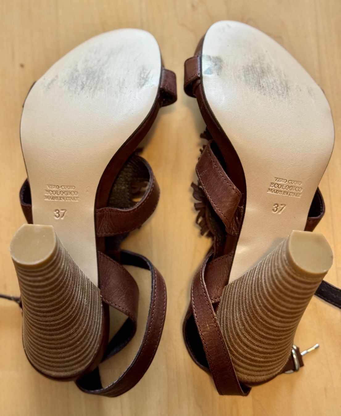 Scarpe da donna: Ledersandalen Grösse 37 – Usato da Männedorf venduto da Positive81 2