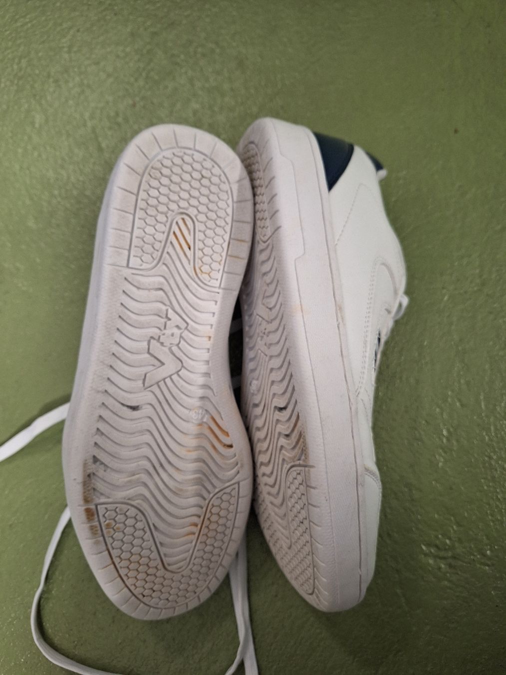 Scarpe da uomo: weisse Turnschuhe – Usato da Niederglatt ZH venduto da Bobsli 2