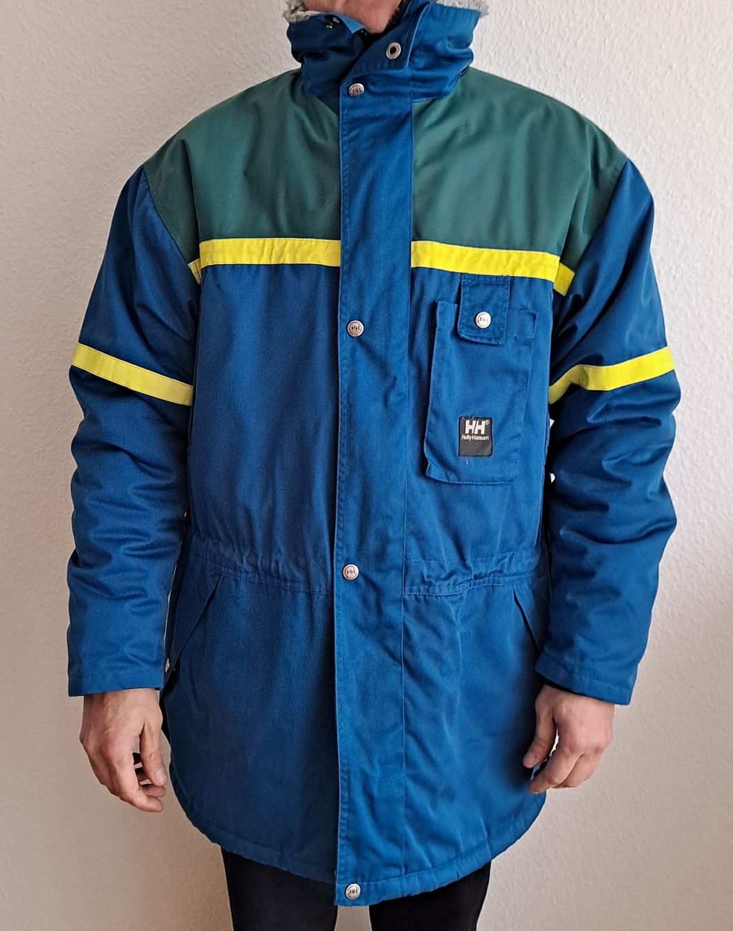Helly Hansen Jacken: Helly Hansen Winterjacke mit Kapuze Gr. M – Gebraucht aus Liestal von Mas-Y-Mas 2