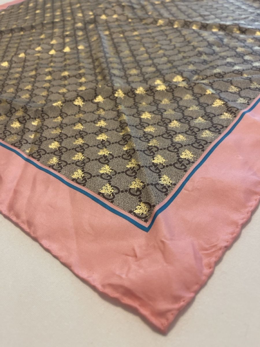 Gucci Foulards & écharpes: Seidentuch GG Muster Bienen – Neuf (Voir description) à Wädenswil par pri_myd7 1