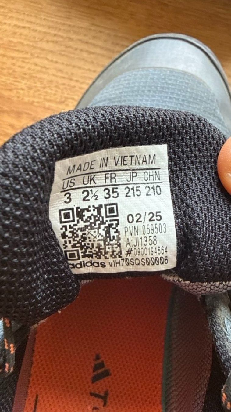 Adidas Scarpe per ragazzi: Adidas Terrex Gore -Tex Wanderschuhe Grösse 35 – Usato da Lömmenschwil venduto da classico01 1