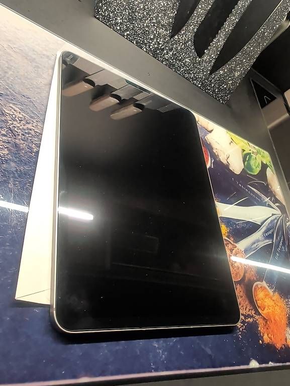 Tablettes PC: Ipad pro 5g (gen 4 m2) – D'occasion à Conthey par Patmt09 1