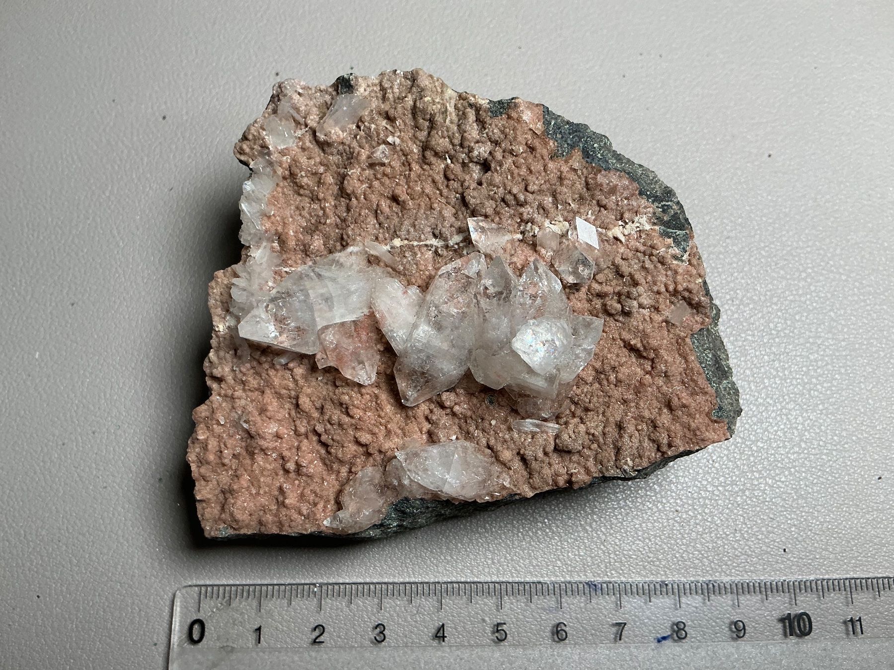 Minerali & Pietre curative: Apophyllit auf rosa Heulandit – Usato da St-Prex venduto da Columbiajim