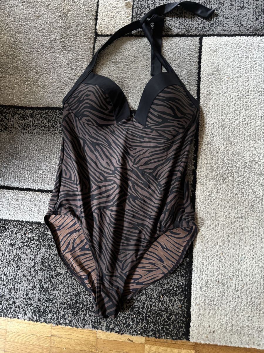 Lotti di vestiti: Kleiderpaket  – Usato da Balsthal venduto da wasserente 6
