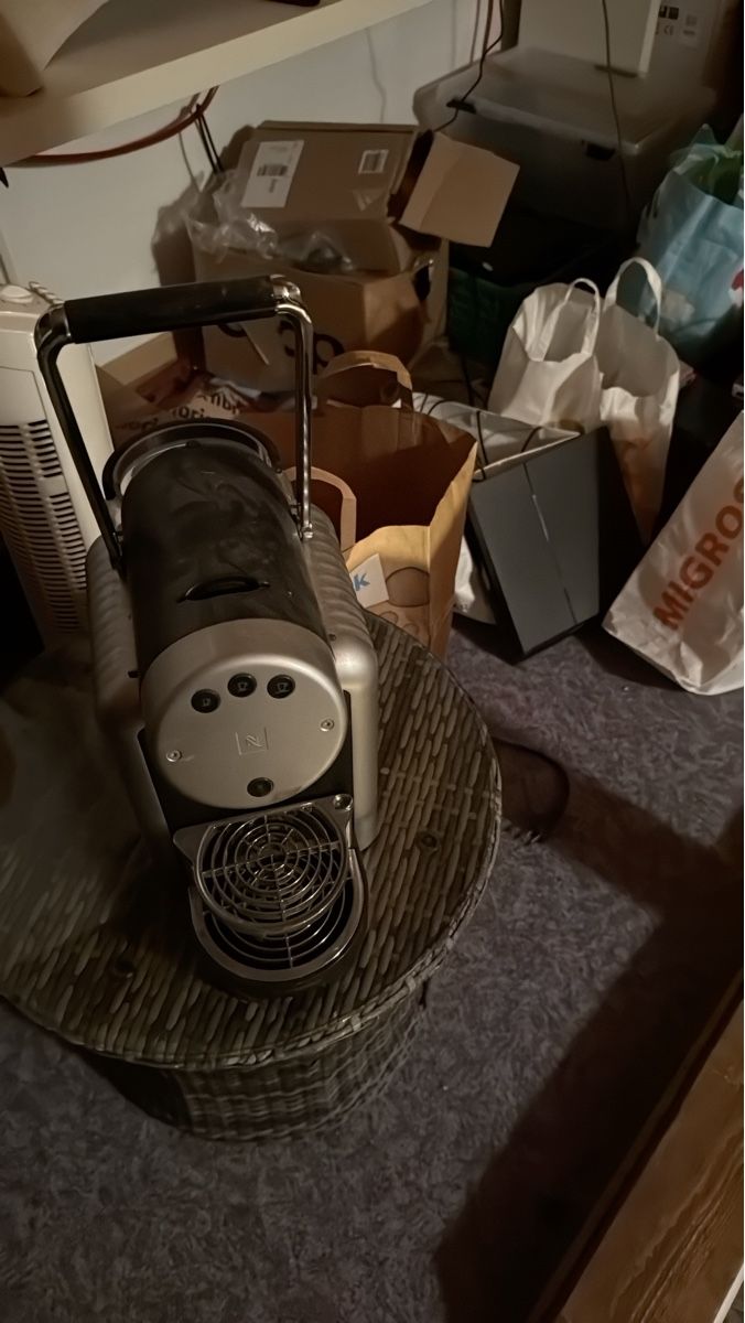 Nespresso Macchine per caffè & Macchine per espresso: Nespresso Maschine – Usato da Felben-Wellhausen venduto da Pekinho 1