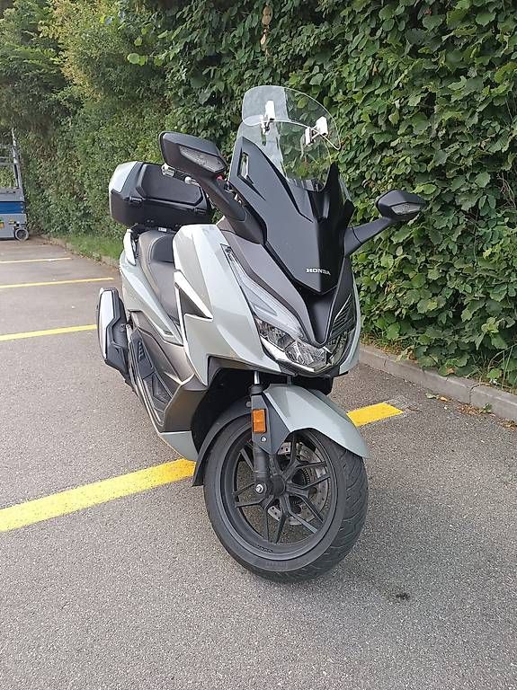 Honda Scooter: Honda Forza 350 – Usato da Dietlikon venduto da Gordonrichard