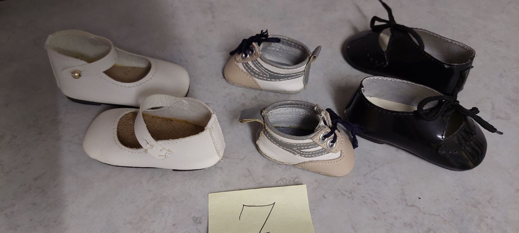 Bambole: Puppenschuhe  – Usato da Muri AG venduto da nindo1 7
