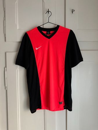 NIKE - Sport T-Shirt neon-schwarz L