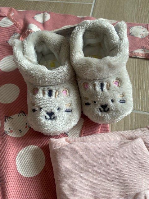 Lotti & Set di vestiti: neues Baby Geschenk-Set Gr. 74/80 "Büsi" – Nuovo (secondo la descrizione) da Staufen venduto da Nasli 2